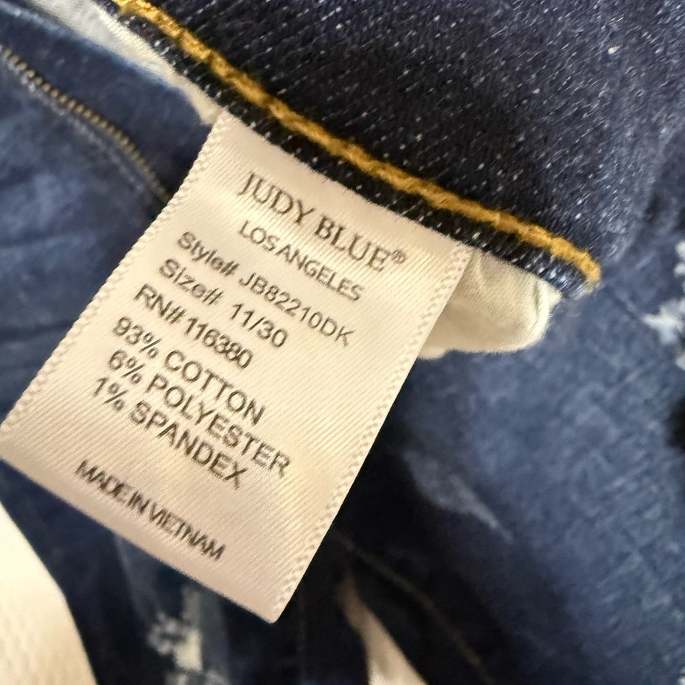 Judy Blue Skinny Fit Destroyed Jeans - Picture 4 of 4